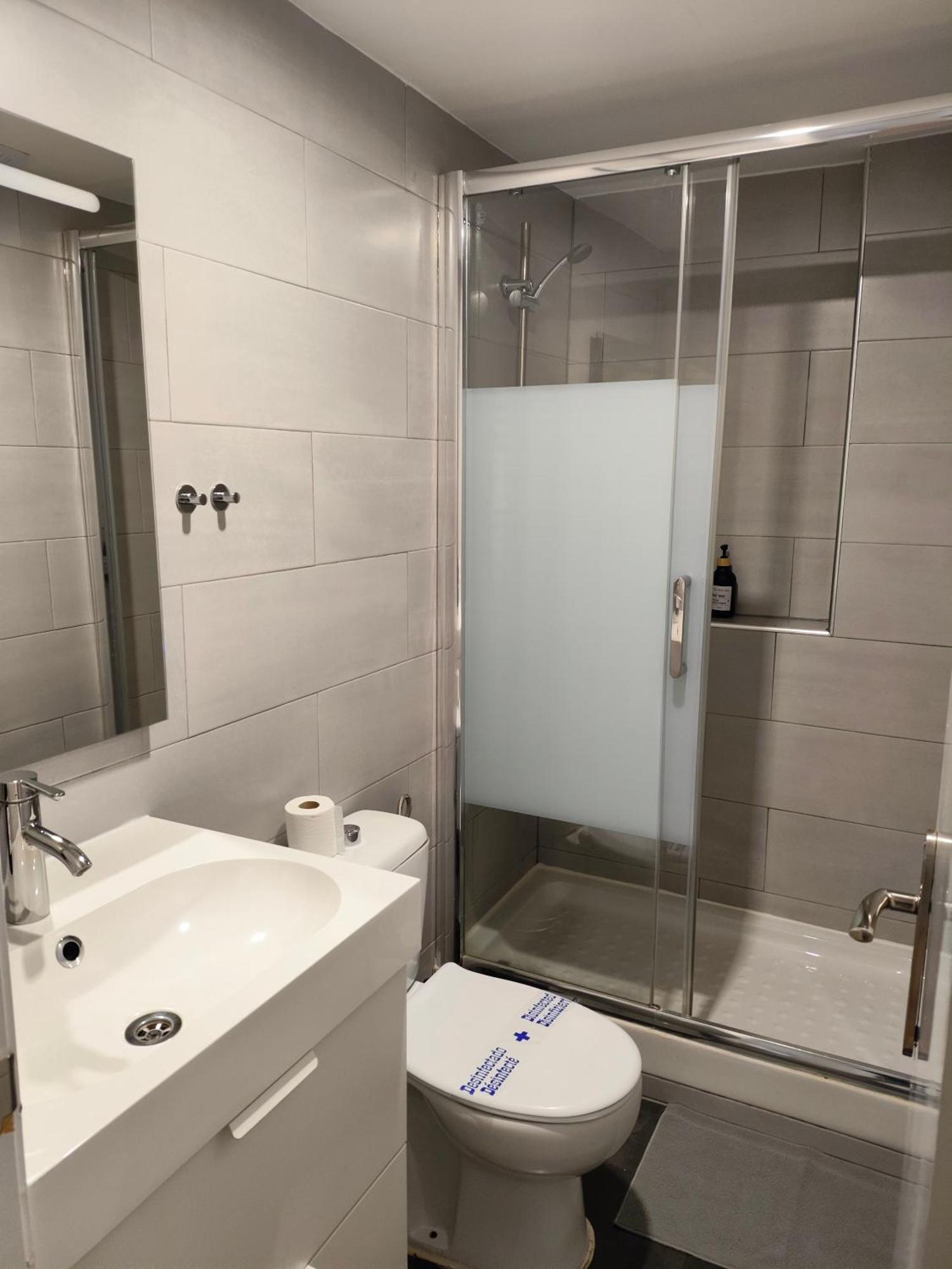 Centro Capital Wizink Feria Bernabeu Aeropuerto Apartment มาดริด ภายนอก รูปภาพ